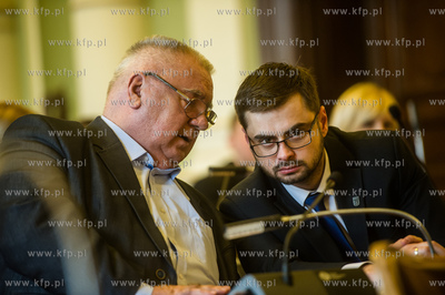 Gdansk. Nowy Ratusz. XXXVI Sesja Rady Miasta Gdanska....