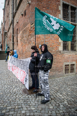 Gdańsk. Długi Targ. Pikieta przeciwko wschodniej...
