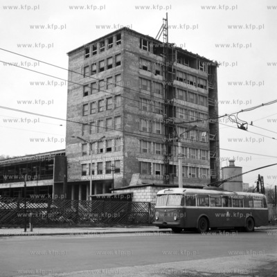Trolejbus jadący ulicą w Gdyni. (lata60)
1960
0002236z
Fot....