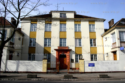 Budynek mieszkalny (dawniej Biuro Budowy Portu) przy...