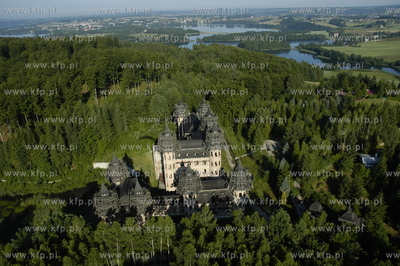 Budowa prywatnego zamku w Lapalicach na Kaszubach....