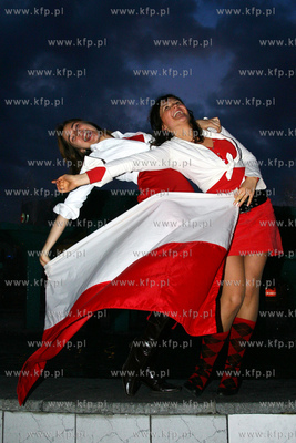 Kibice na ulicach i w pubach Gdyni przed i podczas...