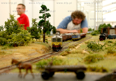 "Swiat Modelarstwa - targi, wystawa, gielda" to jedna...