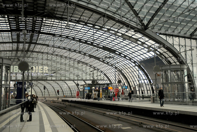 Dworzec Glowny - w Berlnie (Berlin Hauptbahnhof). Do...