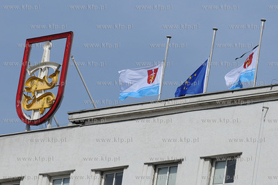 Na znak zaloby w po tragicznej smierci czterech lotnikow...