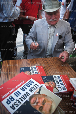 Pierwszy Maraton Sierpniowy w Gdansku Nz. Lech Walesa...