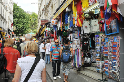 Montmartre - historyczna dzielnica Paryza polozona...