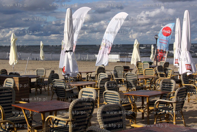 Sopot po sezonie letnim. Nz. plaza  przed hotelem Grand....