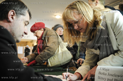 Sopot. Wybory prezydenta Sopotu II tura. Nz. W Szkole...
