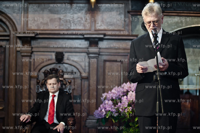 Gdansk. Dwor Artusa. Wreczenie nagrod w plebiscycie...