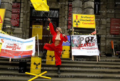 Przed szczecinskim Urzedem Wojewodzkim odbyla się...