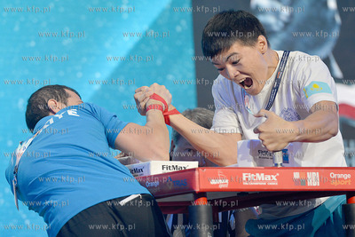 W ostatnim dniu odbywajacych sie w Hali Sportowo -...