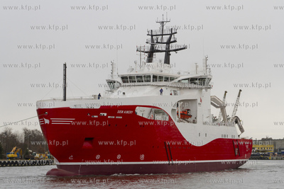 Kablowiec Siem Aimery podczas wyjscia na proby morskie....