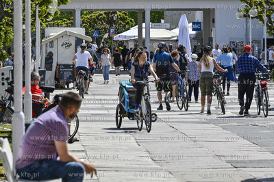 Sopot. Molo, plaza i Plac Przyjaciol Sopotu. Rekordowa...