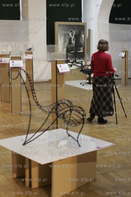 Gdansk, Akademia Sztuk Pieknych, wystawa krzesel i...