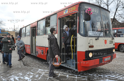 Pozegnanie z autobusem miejskim Ikarus w Gdansku. Przez...