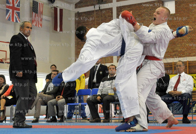 W zukowskiej hali wodowiskowo - sportowej odbtyly sie...