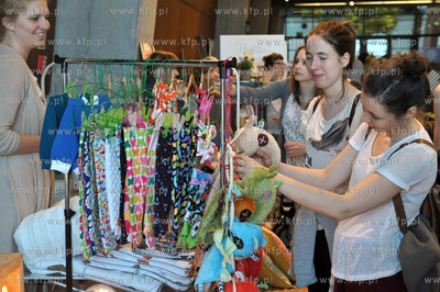 Targi mody, designu i mlodej sztuki Bakalie 13 w Europejskim...