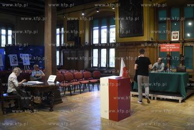 Nadbałtyckie Centrum Kultury. Replika lokalu wyborczego...