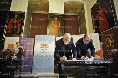 Gdansk. Ratusz Glownego Miasta. Konferencja prasowa...