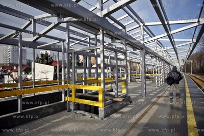 Remont peronu i przejscia podziemnego Szybkiej Kolei...