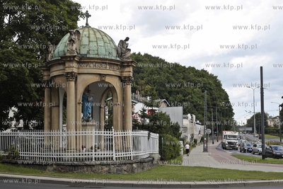 Sopot. Kapliczka na skrzyzowaniu ul. Malczewskiegi...