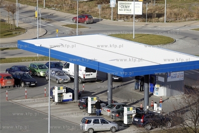 Stacja paliw przy Centrum Handlowym Przymorze.
17.02.2014
fot....