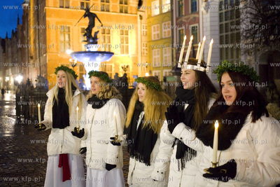 Gdansk. Dlugi Targ. Orszak sw. Lucji ze Szwecji.
01.12.2015
fot....
