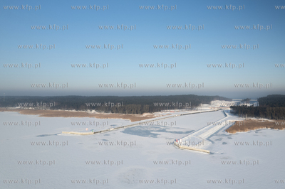 Zima na Mierzei Wiślanej. Zamarznięty Kanał przez...