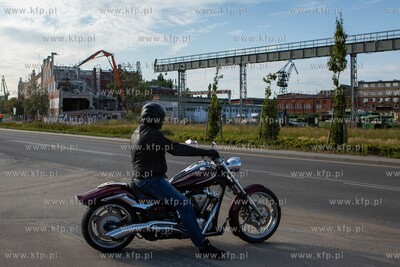 Stocznia Cesarska, ul. Popiełuszki. Wyburzanie budynku...