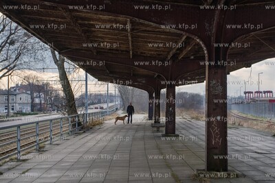 Nieczynna Stacja SKM Gdańsk Brzeźno, leżący w dzielnicy...