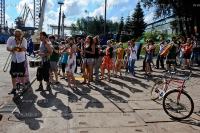 Gdansk. Stocznia Remontowa. Obudz Polske, niecodzienny...