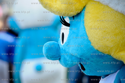 Gdynia. Bulwar nadmorski. Akcja promocyjna filmu Smerfy,...