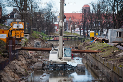 Gdansk. Remont i modernizacja kanalu Raduni. Na odcinku...