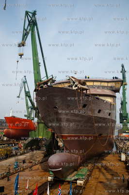 Stocznia Gdansk. Pochylnia B1. Wodowanie promu pasazersko...