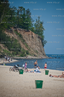 Gdynia. Niedzelne, sloneczne popoludnie na plazy w...