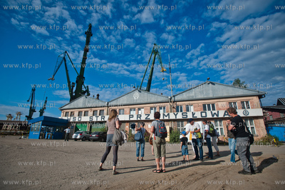 Stocznia Gdanska. Spacer z przewodniczka, bedacy czescia...