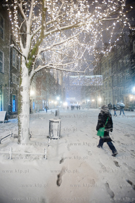 Gdansk. Ul. Dluga. Niespodziewana, nagla zmiana pogody,...