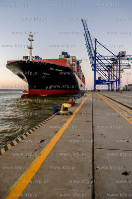 Gdansk. Terminal kontenerowy DCT. Kolejne zawiniecie...