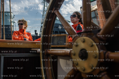 Gdynia. Basen Prezydenta. Uczestnicy Onko-Rejsu wyruszaja...