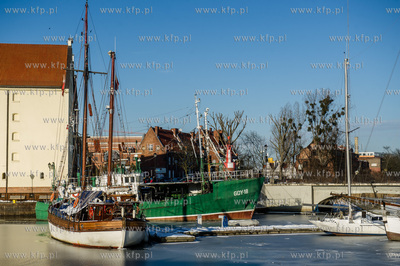 Gdańsk. Mroźny, słoneczny, zimowy dzień. Minusowe...