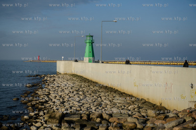 Gdańsk.  Falochron Zachodni w Nowym Porcie.
16.02.2017
fot....