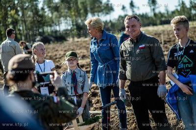 Nadleśnictwo Lipusz. Prezydent RP Andrzej Duda wraz...
