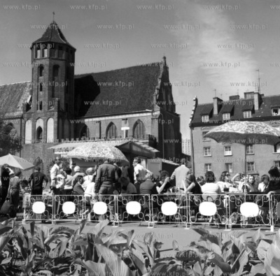 Jarmark sw Dominka w Gdansku. Ogrodek gastronomiczny...