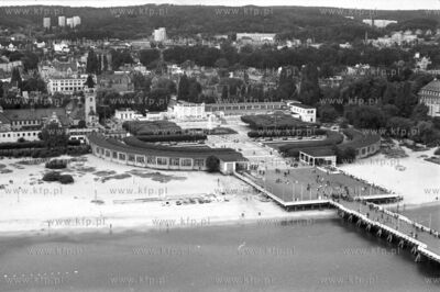 Molo w Sopocie z lotu ptaka. 3.07.1979 1lipiec79_z.kosycarz_p6...