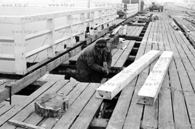 Konserwacja sopockiego mola. 28.02.1978 5luty78_z.kosycarz_p67...