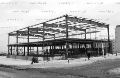 Budowa pawilonu handlowego przy ulicy Beethovena na...