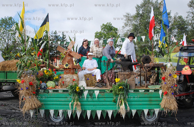 Kosakowo. Dozynki gminne. Nz. Uczestnicy dozynkowego...