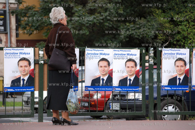 Plakaty wyborcze Jaroslawa Walesy i Jerzego Borowczaka...