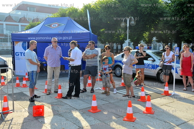 Sopot. Molo. ABC Bezpieczenstwa - Piknik Motoryzacyjny....